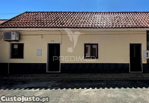 Moradia em banda em rio de moinhos, alcácer