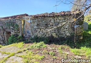 Moradia Para Restauro - Ribeira Do Neiva