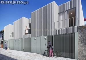 Apartamento T2 com varanda no centro histórico de Viana