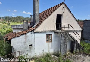 Moradia Para Reconstrução Amiais Santiago De Litém