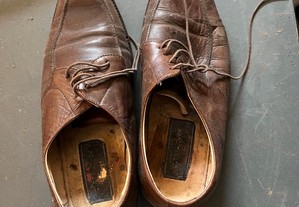 sapatos castanhos 42