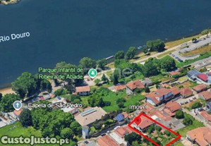 Moradia Multifamiliar A 150M Do Rio Douro