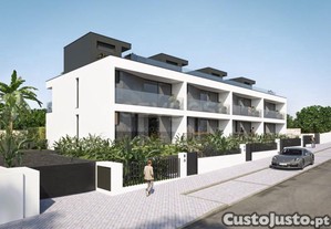 Moradia Moderna Na Mosqueira T3 Com Terraço,...