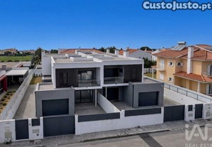 Casa / Villa T4 em Fernão Ferro de 204 m²