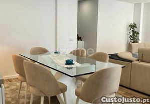 Moradia T4 Semi-Nova C/ Terraço - Jardim Em...