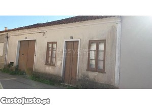 Moradia Para Reabilitação Total Situada Em...