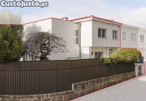 Moradia T4 Com Garagem E Jardim | R. Tanger, Porto