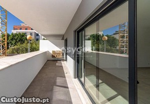 Majestoso Apartamento T4 Com Garagem Na Cidade...