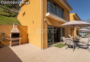 Moradia Individual Com Piscina E Garagem Em Rio...