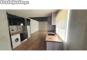 Moradia T3 Totalmente Remodelada Em Fervença,...