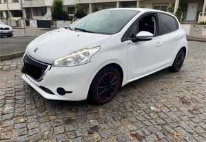 Peugeot 208 1.6 HDI STYLE 5Lugares