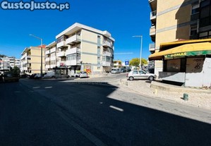 Apartamento T3 Com 3 Varandas Na Póvoa De Santo...