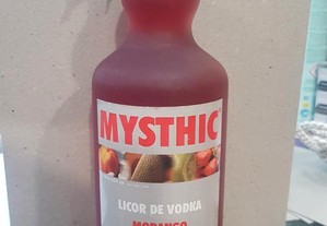 Licor Vodka MYSTHIC Morango 70cl