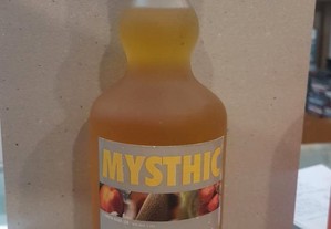 Licor Vodka MYSTHIC Manga 70cl