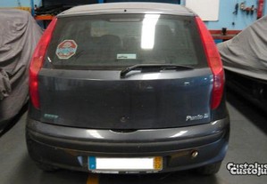 Fiat Punto 1.2 5P 2000 - Para Peas