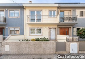 Moradia T3 A 200 M Da Praia - Perafita - Lavra