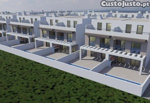 Luxuosa Moradia T3 em Construo com Piscina em Vila Real de Santo Antnio