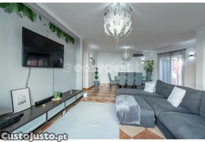 Moradia Bi-Familiar T4 Situada No Rio Seco-...