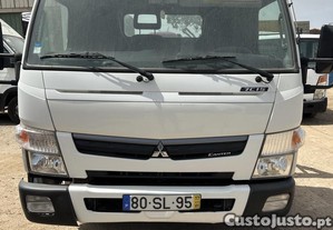 Mitsubishi fuso reboque