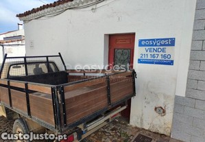 Moradia Para Recuperar Com 4 Quartos Em Vila De...