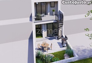 Moradia T3 Nova Com Jardim E Terraço Em Santo...