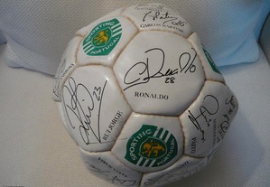 Bola Sporting SCP - Oficial - Autografada Cristiano Ronaldo - Época 2002/2003 - Colecionadores