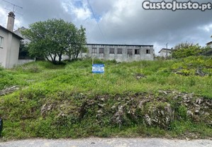 Terreno Com 900M² E Armazém Com Vista Serra Da...