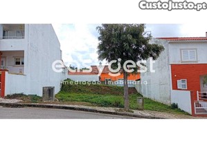 Lote De Terreno Com 140 M2 Localizado Entre O...