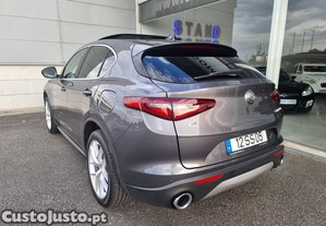 Alfa Romeo Stelvio 2.0 T First Edition AT8 Q4 - 17