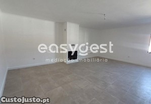 Apartamento T1 Localizado Na Cidade De Serpa...