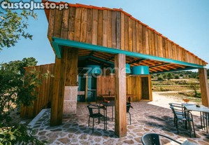 Quinta Com Casinhas Em Pedra, Recuperadas, Para...