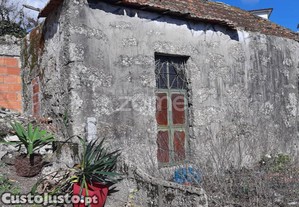 Moradia T2 Em Ruínas Com Terreno Rústico -...