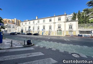 Loja Com 6 Lugares De Parqueamento, 2 Wc, Na...