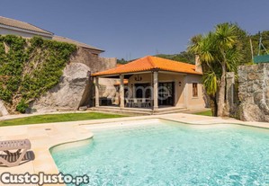 Moradia Individual T6 Com 4 Suites E Piscina Em...