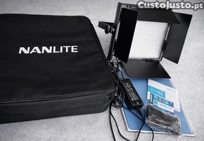 Kit Ilumina��o Profissional NANLITE 600CSA