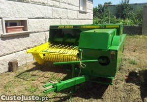 Enfardadeira John Deere 339