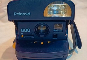 Máquina Fotográfica Polaroid 600