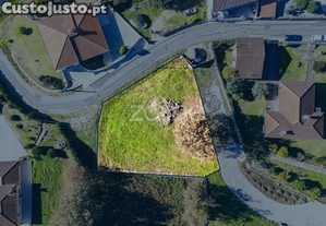 Terreno Urbano 1.1013M2 / Construção Até 890M2...