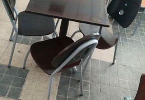 ACM720 - Mesas e Cadeiras