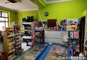 Loja Para Comércio Ou Serviços No Rés Do Chão...