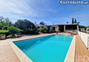 Casa de Campo em Santa Bárbara de Nexe de 265 m²