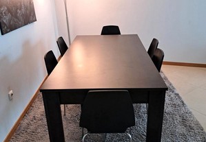 Mesa de jantar 170 x 90 e 6 cadeiras