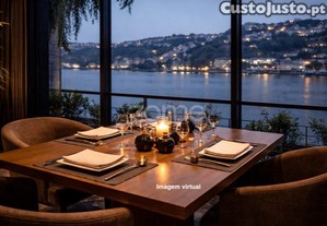 Loja Para Restauração Em Frente Ao Rio Douro -...