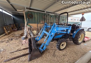 Trator Usado - Modelo LS R36i 4x4 com Carregador Frontal + Acessrios