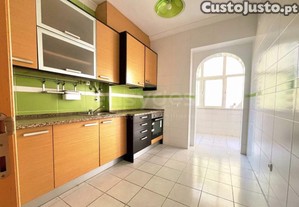 Apartamento T2 - No Centro Do Barreiro -...