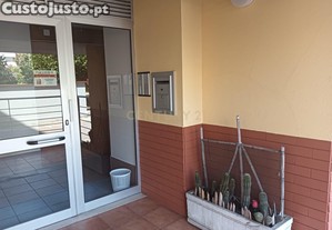Espaçoso Apartamento T3 com muita luz Natural - com Garagem   Localização Central e Privilegiada