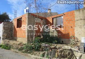 Moradia Em Construção Mais Terreno Com 35M2 Em...