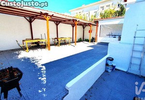 Moradia bi-familiar T9 em Ajuda de 152 m²
