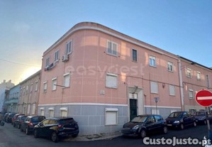 Apartamento T2 Na Pontinha Junto Estação Do Metro