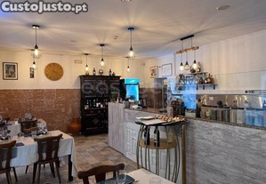 Restaurante Equipado Localizado Em Vila...